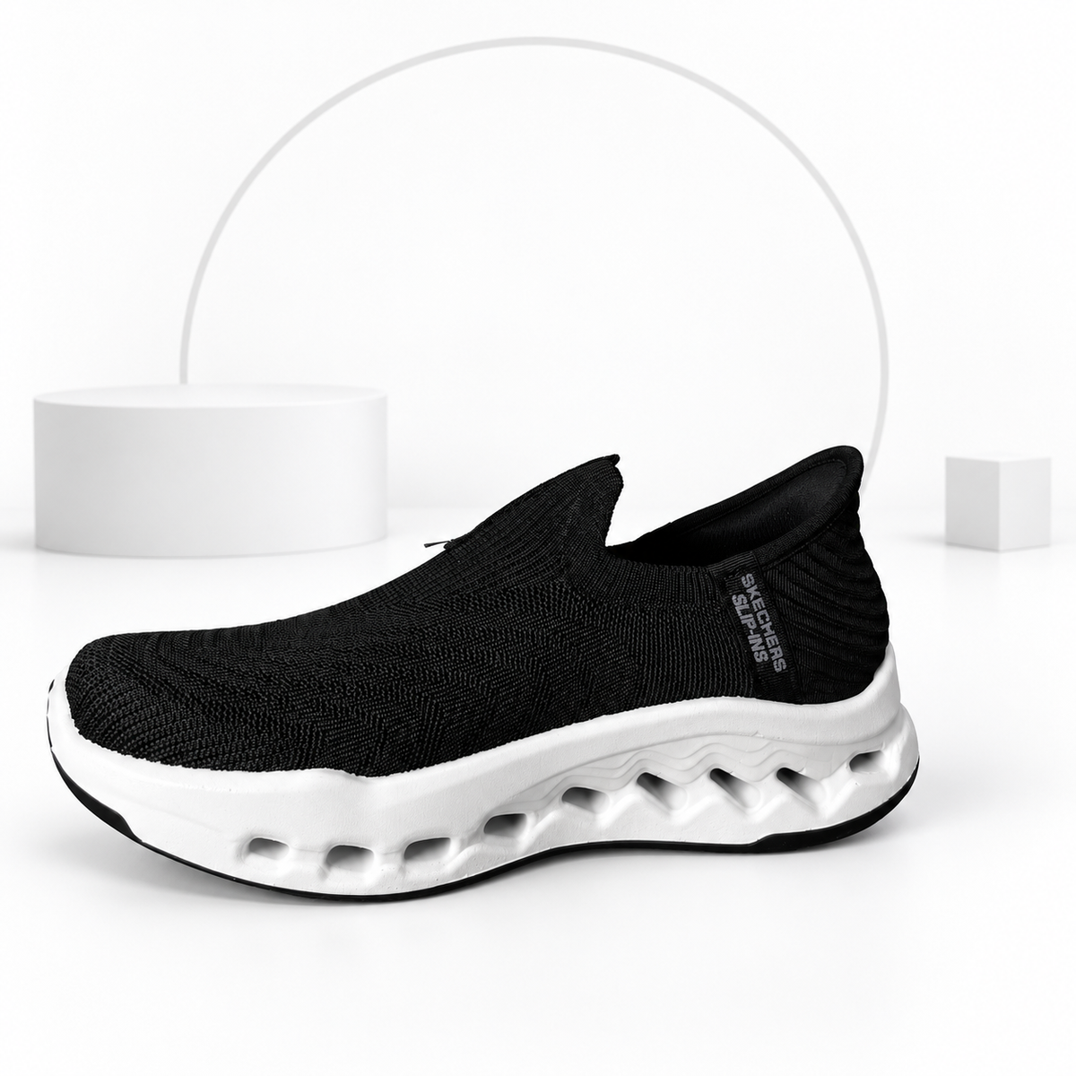 Skkechers Glide-Step Slip-Ins ( Black) Edition