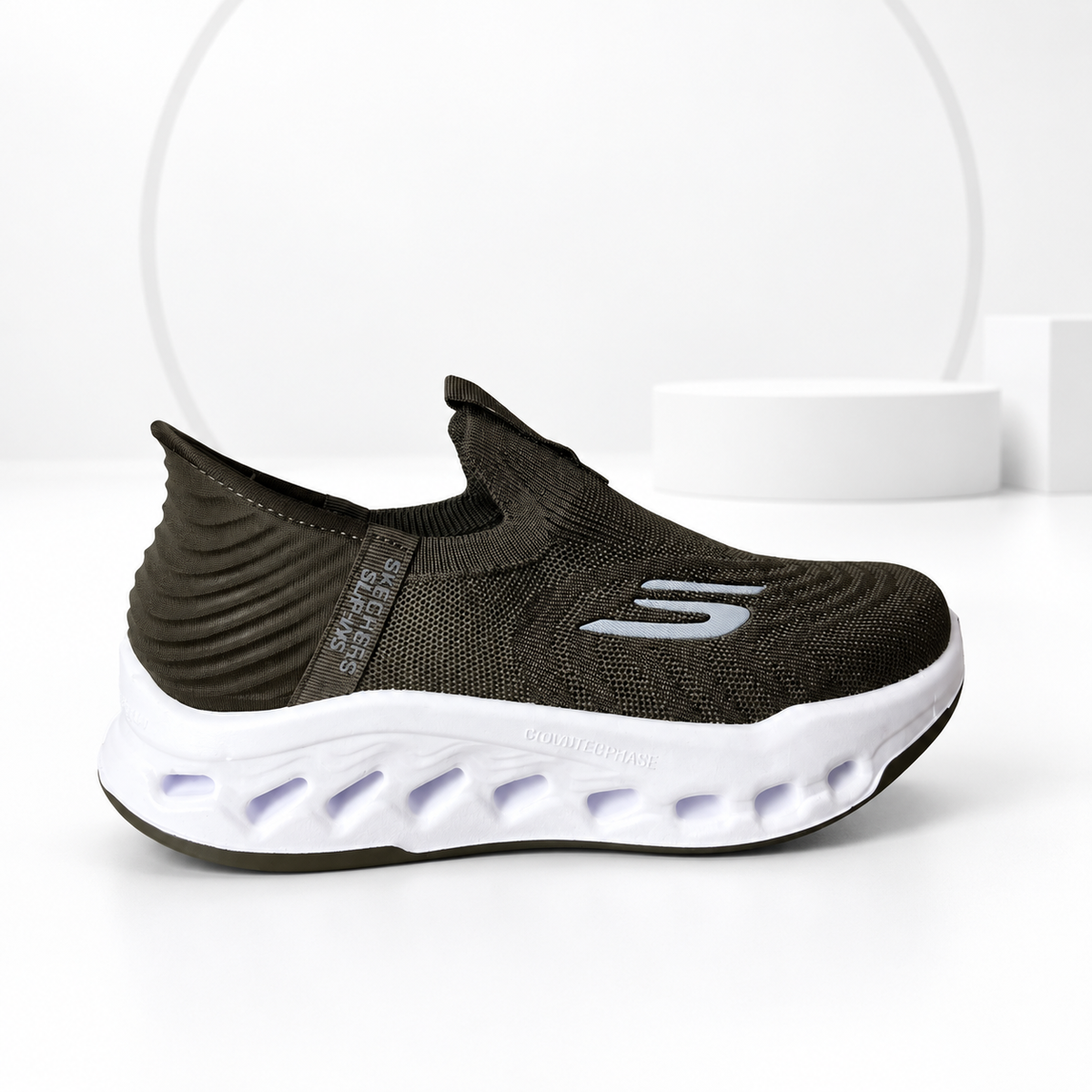 Skkechers Glide-Step Slip-Ins ( Coffee ) Edition
