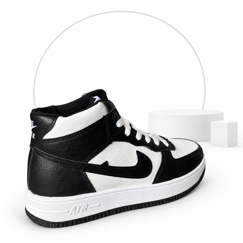 AJ-1 Mid Black & White